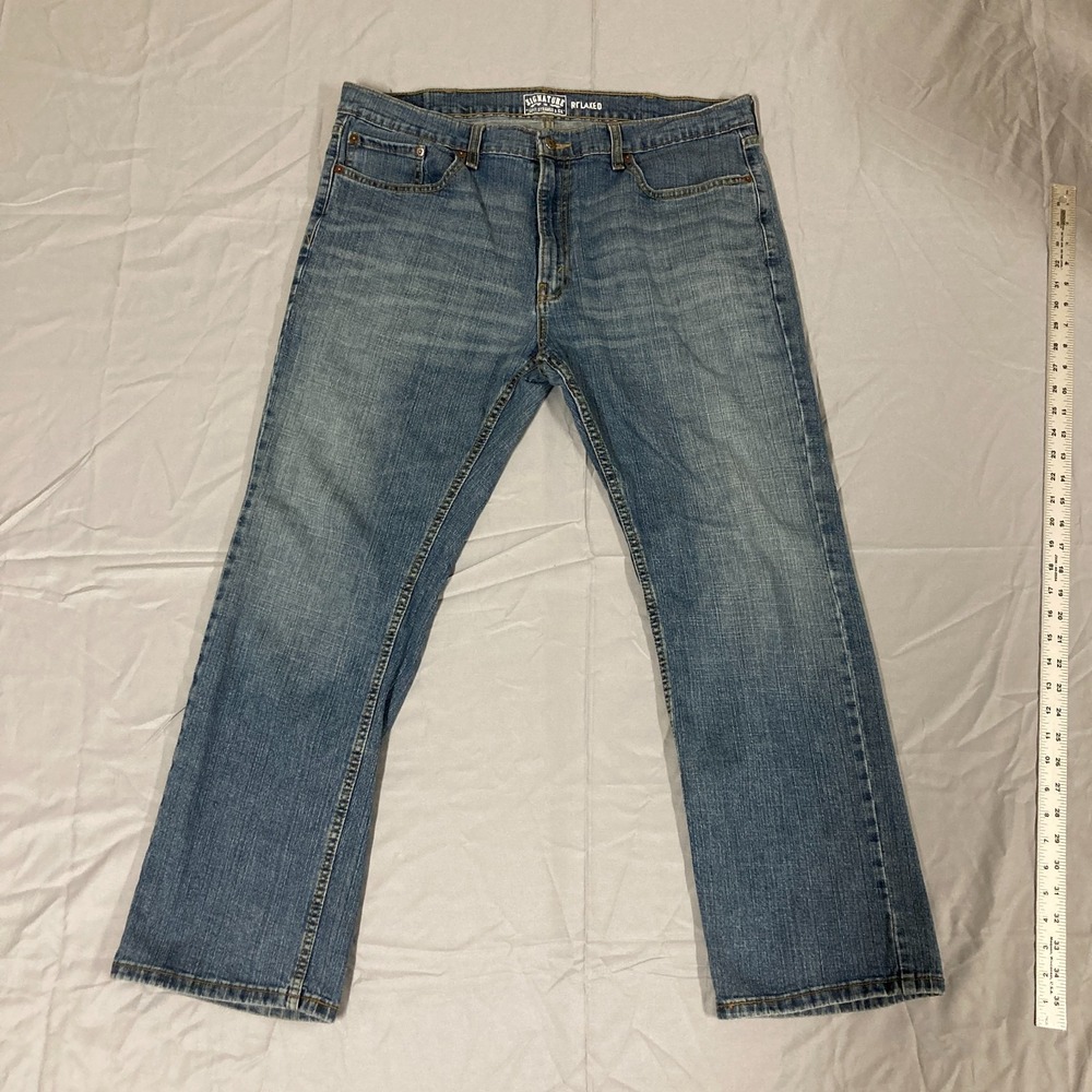 Signature Levi Strauss Jeans Men's 38x30 Blue Denim Pockets Relaxed-Fit